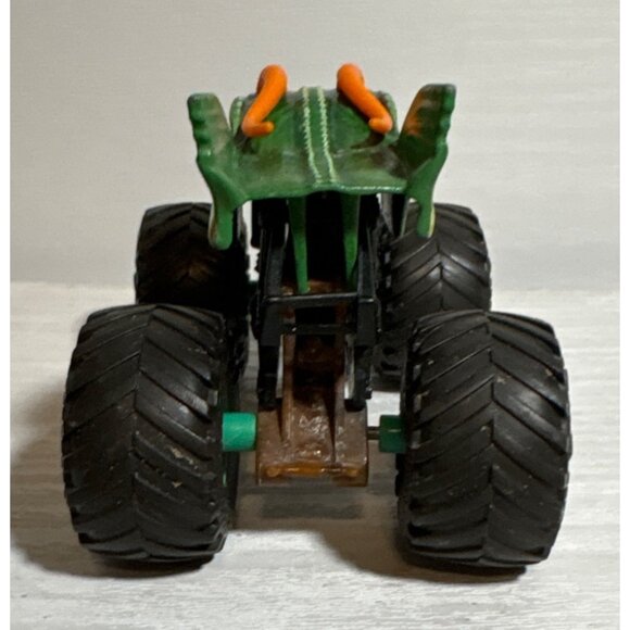 Hot Wheels Monster Jam Reptoid Diecast Truck 1:64 Scale Green & Orange Toy - Picture 4 of 8